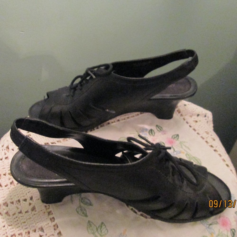 Aerosoles Peep Toe Lace Sandals 9m Black - Picture 3 of 3